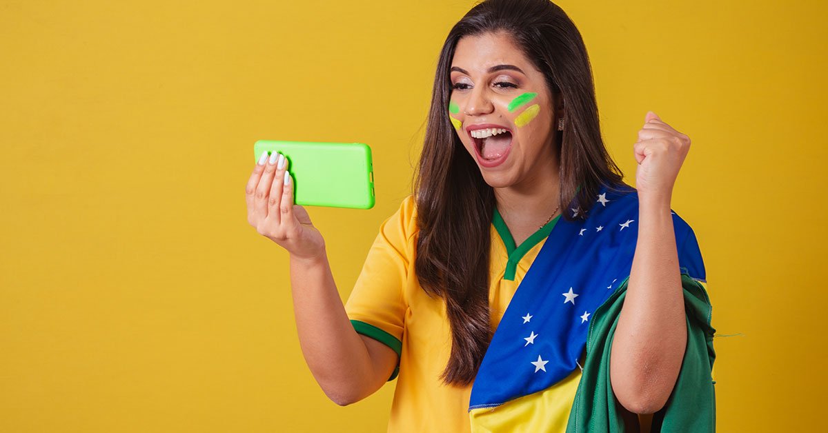 Assistir aos jogos da Copa do Mundo pelo celular pode causar problemas aos  olhos – IOFV